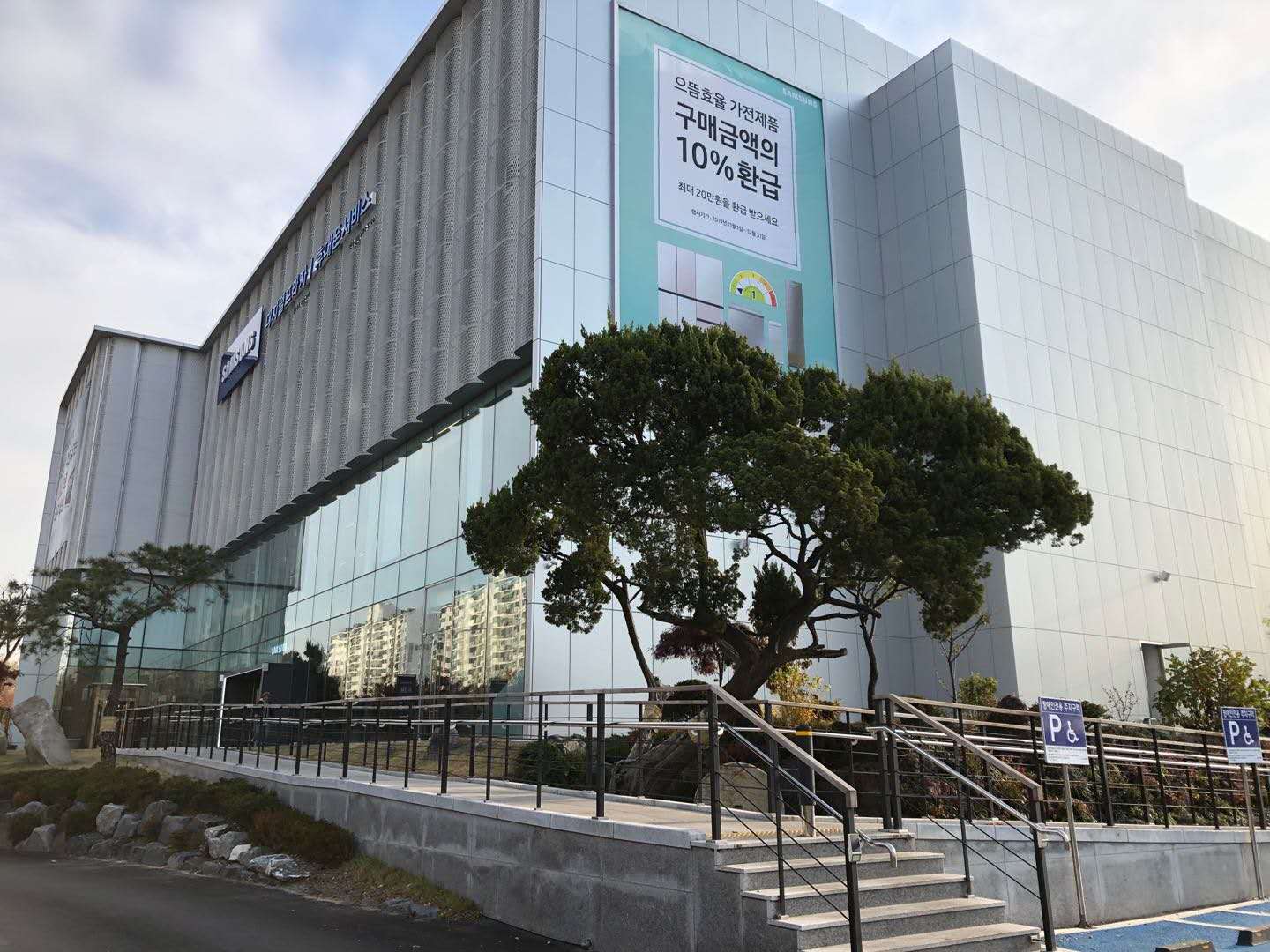 韓國三星店 業務經理任光芳